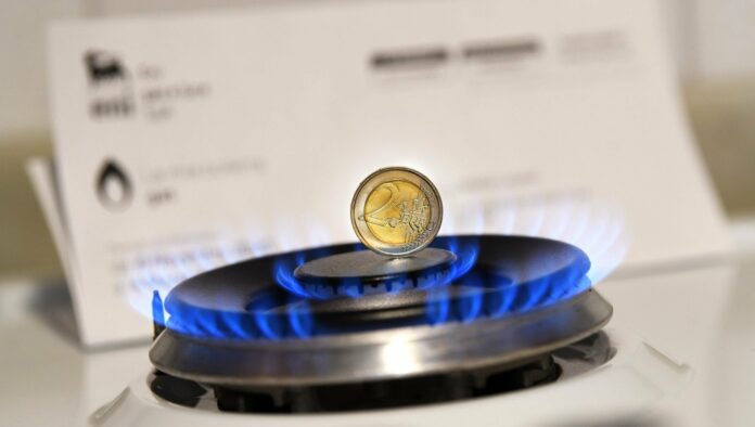 Conciliazioni luce e gas: boom di liti tra clienti e operatori secondo i dati Arera